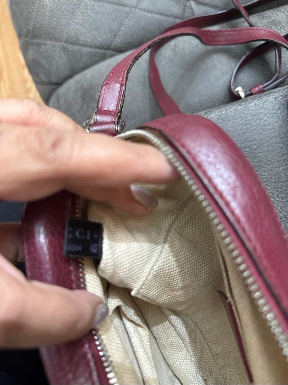 Gucci Berry Red Soho Studded Leather Crossbody Bag with Tassel - Picture 8 of 8